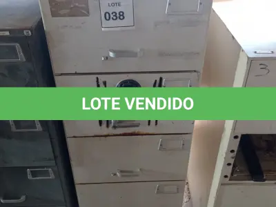 LOTE 038 - 01 COFRE. (NO ESTADO EM QUE SE ENCONTRA. SUJEITO A AVARIAS OCULTAS/VISÍVEIS.) BH1442R