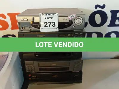 LOTE 273 - 05 APARELHOS DE VHS MODELOS DIVERSOS. (NO ESTADO) ATENÇÃO! FAZER A VISITAÇÃO ANTES DE ARREMATAR, NÃO SABEMOS SE FUNCIONA. LEILÃO NÃO TEM GARANTIA E NEM DEVOLUÇÃO, SUJEITO A POSSÍVEIS AVARIAS VISÍVEIS/OCULTAS E/OU AUSÊNCIA DE COMPONENTES.