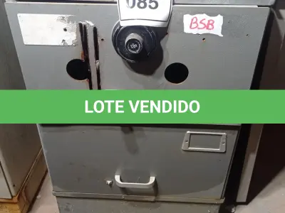 LOTE 085 - 01 COFRE. (NO ESTADO EM QUE SE ENCONTRA. SUJEITO A AVARIAS OCULTAS/VISÍVEIS.) BH1442T