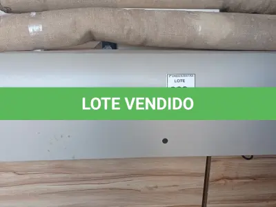 LOTE 062 - 01 ARMÁRIO SUSPENSO. (NO ESTADO EM QUE SE ENCONTRA. SUJEITO A AVARIAS OCULTAS/VISÍVEIS.)
