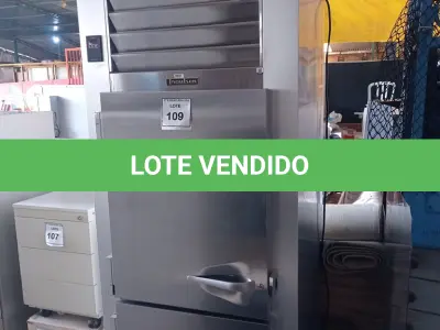 LOTE 109 - 01 REFRIGERATOR TRAULSEN GEN 127V. (NO ESTADO EM QUE SE ENCONTRA. SUJEITO A AVARIAS OCULTAS/VISÍVEIS.) AV9668R