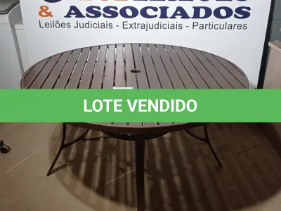 LOTE 008 - 01 GARDEN TABLE (MESA DE JARDIM). (NO ESTADO EM QUE SE ENCONTRA. SUJEITO A AVARIAS OCULTAS/VISÍVEIS.) BH1540F