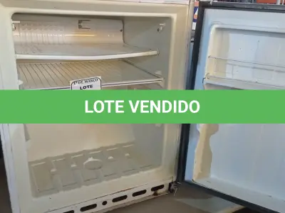 LOTE 316 - 01 FRIGOBAR ESMALTEC 220VOLTS. (NO ESTADO) ATENÇÃO! FAZER A VISITAÇÃO ANTES DE ARREMATAR, NÃO SABEMOS SE FUNCIONA. LEILÃO NÃO TEM GARANTIA E NEM DEVOLUÇÃO, SUJEITO A POSSÍVEIS AVARIAS VISÍVEIS/OCULTAS E/OU AUSÊNCIA DE COMPONENTES.