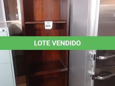 LOTE 023 - 01 BOOKCASE. (NO ESTADO EM QUE SE ENCONTRA. SUJEITO A AVARIAS OCULTAS/VISÍVEIS.) AV9651V