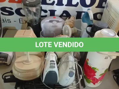 LOTE 276 - 01 LOTE COM CAFETEIRA, BATEDEIRA, PANELA ELÉTRICA, LIGNIFICADO E CHURRASQUEIRA ELÉTRICA. (NO ESTADO) ATENÇÃO! FAZER A VISITAÇÃO ANTES DE ARREMATAR, NÃO SABEMOS SE FUNCIONA. LEILÃO NÃO TEM GARANTIA E NEM DEVOLUÇÃO, SUJEITO A POSSÍVEIS AVARIAS VISÍVEIS/OCULTAS E/OU AUSÊNCIA DE COMPONENTES.