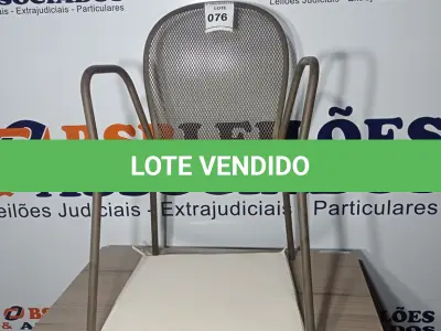 LOTE 076 - 01 GARDEN CHAIR (CADEIRA DE JARDIM). (NO ESTADO EM QUE SE ENCONTRA. SUJEITO A AVARIAS OCULTAS/VISÍVEIS.) AV9876F