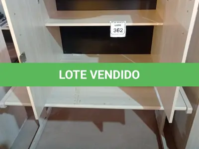 LOTE 362 - 01 ARMÁRIO EM MADEIRA PARA ESCRITÓRIO E 01 MESA EM MADEIRA PARA ESCRITÓRIO. (NO ESTADO) ATENÇÃO! FAZER A VISITAÇÃO ANTES DE ARREMATAR, NÃO SABEMOS SE FUNCIONA. LEILÃO NÃO TEM GARANTIA E NEM DEVOLUÇÃO, SUJEITO A POSSÍVEIS AVARIAS VISÍVEIS/OCULTAS E/OU AUSÊNCIA DE COMPONENTES.