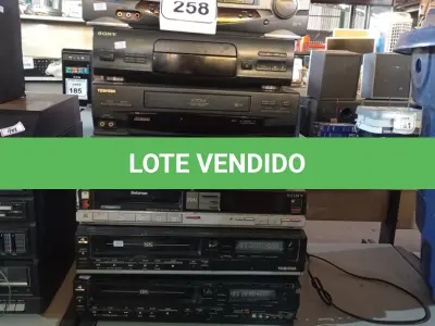 LOTE 258 - 06 APARELHOS DE VÍDEO CASSETE VHS E 01 APARELHO DE DVD MODELOS DIVERSOS. (NO ESTADO) ATENÇÃO! FAZER A VISITAÇÃO ANTES DE ARREMATAR, NÃO SABEMOS SE FUNCIONA. LEILÃO NÃO TEM GARANTIA E NEM DEVOLUÇÃO, SUJEITO A POSSÍVEIS AVARIAS VISÍVEIS/OCULTAS E/OU AUSÊNCIA DE COMPONENTES.