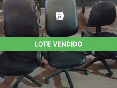 LOTE 350 - 03 CADEIRAS DE ESCRITÓRIO COM. (NO ESTADO) ATENÇÃO! FAZER A VISITAÇÃO ANTES DE ARREMATAR, NÃO SABEMOS SE FUNCIONA. LEILÃO NÃO TEM GARANTIA E NEM DEVOLUÇÃO, SUJEITO A POSSÍVEIS AVARIAS VISÍVEIS/OCULTAS E/OU AUSÊNCIA DE COMPONENTES.