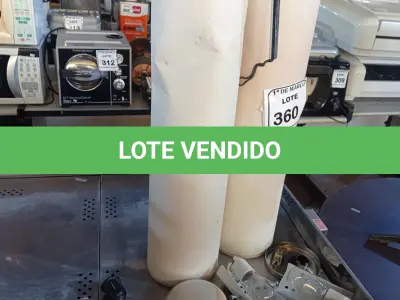 LOTE 360 - 02 LUMINÁRIAS DE PAREDE. (NO ESTADO) ATENÇÃO! FAZER A VISITAÇÃO ANTES DE ARREMATAR, NÃO SABEMOS SE FUNCIONA. LEILÃO NÃO TEM GARANTIA E NEM DEVOLUÇÃO, SUJEITO A POSSÍVEIS AVARIAS VISÍVEIS/OCULTAS E/OU AUSÊNCIA DE COMPONENTES.
