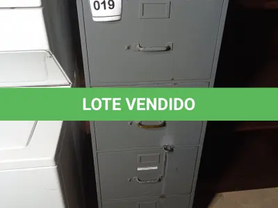 LOTE 019 - 01 ARQUIVO DE AÇO 04 GAVETAS 00928. (NO ESTADO EM QUE SE ENCONTRA. SUJEITO A AVARIAS OCULTAS/VISÍVEIS.)