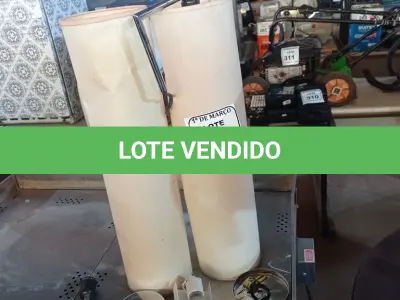LOTE 360 - 02 LUMINÁRIAS DE PAREDE. (NO ESTADO) ATENÇÃO! FAZER A VISITAÇÃO ANTES DE ARREMATAR, NÃO SABEMOS SE FUNCIONA. LEILÃO NÃO TEM GARANTIA E NEM DEVOLUÇÃO, SUJEITO A POSSÍVEIS AVARIAS VISÍVEIS/OCULTAS E/OU AUSÊNCIA DE COMPONENTES.