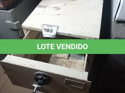 LOTE 083 - 01 COFRE. (NO ESTADO EM QUE SE ENCONTRA. SUJEITO A AVARIAS OCULTAS/VISÍVEIS.) BH1466B