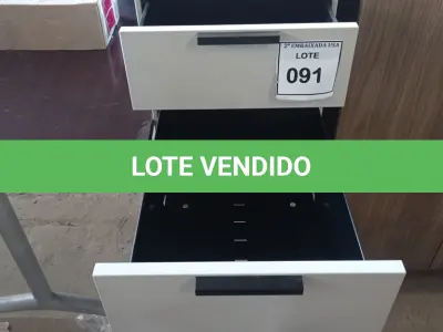 LOTE 091 - 01 GAVETEIRO EM MADEIRA. (NO ESTADO EM QUE SE ENCONTRA. SUJEITO A AVARIAS OCULTAS/VISÍVEIS.)