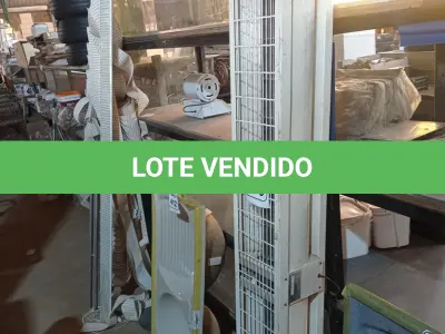 LOTE 416 - 01 CORTINA DE VENTO. (NO ESTADO) ATENÇÃO! FAZER A VISITAÇÃO ANTES DE ARREMATAR, NÃO SABEMOS SE FUNCIONA. LEILÃO NÃO TEM GARANTIA E NEM DEVOLUÇÃO, SUJEITO A POSSÍVEIS AVARIAS VISÍVEIS/OCULTAS E/OU AUSÊNCIA DE COMPONENTES.