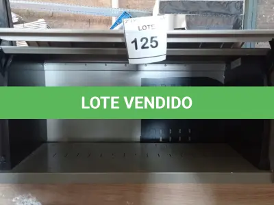 LOTE 125 - 01 ARMÁRIO SUSPENSO. (NO ESTADO EM QUE SE ENCONTRA. SUJEITO A AVARIAS OCULTAS/VISÍVEIS.)