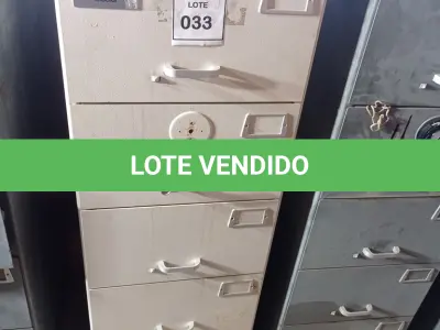 LOTE 033 - 01 COFRE. (NO ESTADO EM QUE SE ENCONTRA. SUJEITO A AVARIAS OCULTAS/VISÍVEIS.) 1561916