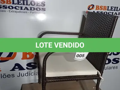 LOTE 005 - 01 GARDEN CHAIR. (CADEIRA DE JARDIM) (NO ESTADO EM QUE SE ENCONTRA. SUJEITO A AVARIAS OCULTAS/VISÍVEIS.) BH1600H