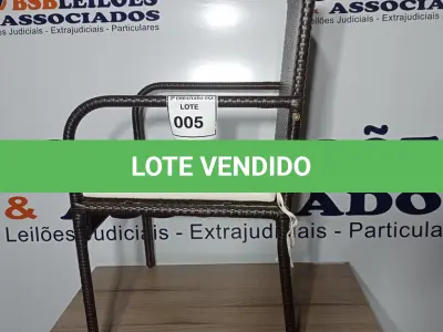 LOTE 005 - 01 GARDEN CHAIR. (CADEIRA DE JARDIM) (NO ESTADO EM QUE SE ENCONTRA. SUJEITO A AVARIAS OCULTAS/VISÍVEIS.) BH1600H