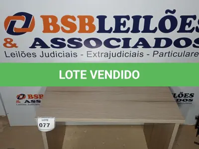 LOTE 077 - 01 MESA PARA COMPUTADOR. (NO ESTADO EM QUE SE ENCONTRA. SUJEITO A AVARIAS OCULTAS/VISÍVEIS.)