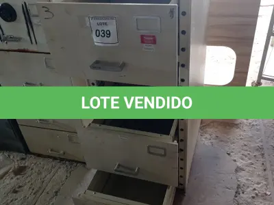 LOTE 039 - 01 COFRE. (NO ESTADO EM QUE SE ENCONTRA. SUJEITO A AVARIAS OCULTAS/VISÍVEIS.) 2773C5