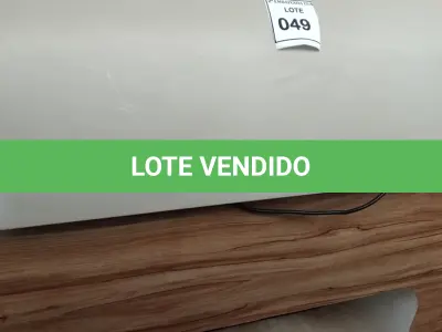 LOTE 049 - 01 ARMÁRIO SUSPENSO. (NO ESTADO EM QUE SE ENCONTRA. SUJEITO A AVARIAS OCULTAS/VISÍVEIS.)