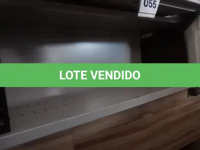 LOTE 055 - 01 ARMÁRIO SUSPENSO. (NO ESTADO EM QUE SE ENCONTRA. SUJEITO A AVARIAS OCULTAS/VISÍVEIS.)