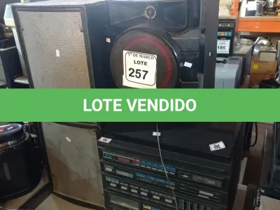 LOTE 257 - 01 APARELHO DE SOM SANYO COM TOCA DISCO. (NO ESTADO) ATENÇÃO! FAZER A VISITAÇÃO ANTES DE ARREMATAR, NÃO SABEMOS SE FUNCIONA. LEILÃO NÃO TEM GARANTIA E NEM DEVOLUÇÃO, SUJEITO A POSSÍVEIS AVARIAS VISÍVEIS/OCULTAS E/OU AUSÊNCIA DE COMPONENTES.