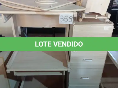 LOTE 359 - 02 MESAS EM MADEIRA PARA COMPUTADOR, 01 ARQUIVO EM MADEIRA E 01 MESA EM MADEIRA DE CANTO. (NO ESTADO) ATENÇÃO! FAZER A VISITAÇÃO ANTES DE ARREMATAR, NÃO SABEMOS SE FUNCIONA. LEILÃO NÃO TEM GARANTIA E NEM DEVOLUÇÃO, SUJEITO A POSSÍVEIS AVARIAS VISÍVEIS/OCULTAS E/OU AUSÊNCIA DE COMPONENTES.