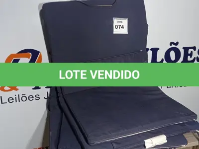 LOTE 074 - ALMOFADAS PARA MACA. (NO ESTADO EM QUE SE ENCONTRA. SUJEITO A AVARIAS OCULTAS/VISÍVEIS.)
