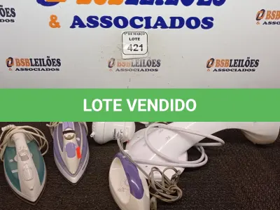 LOTE 421 - 01 LOTE COM 02 CHUVEIROS ELÉTRICOS E 03 FERROS DE PASSAR ROUPAS. (NO ESTADO) ATENÇÃO! FAZER A VISITAÇÃO ANTES DE ARREMATAR, NÃO SABEMOS SE FUNCIONA. LEILÃO NÃO TEM GARANTIA E NEM DEVOLUÇÃO, SUJEITO A POSSÍVEIS AVARIAS VISÍVEIS/OCULTAS E/OU AUSÊNCIA DE COMPONENTES.