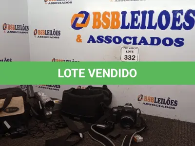 LOTE 332 - 01 FILMADORA JVC E 01 CÂMERA DIGITAL FUJIFILM SL300. (NO ESTADO) ATENÇÃO! FAZER A VISITAÇÃO ANTES DE ARREMATAR, NÃO SABEMOS SE FUNCIONA. LEILÃO NÃO TEM GARANTIA E NEM DEVOLUÇÃO, SUJEITO A POSSÍVEIS AVARIAS VISÍVEIS/OCULTAS E/OU AUSÊNCIA DE COMPONENTES.