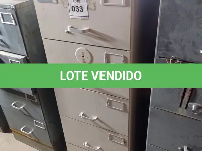 LOTE 033 - 01 COFRE. (NO ESTADO EM QUE SE ENCONTRA. SUJEITO A AVARIAS OCULTAS/VISÍVEIS.) 1561916