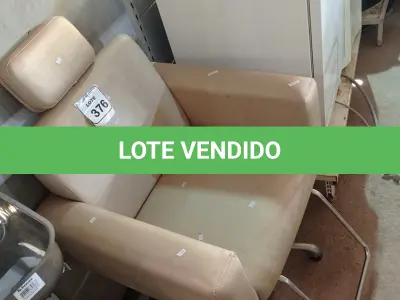LOTE 376 - 01 POLTRONA RECLINÁVEL PARA SALÃO. (NO ESTADO) ATENÇÃO! FAZER A VISITAÇÃO ANTES DE ARREMATAR, NÃO SABEMOS SE FUNCIONA. LEILÃO NÃO TEM GARANTIA E NEM DEVOLUÇÃO, SUJEITO A POSSÍVEIS AVARIAS VISÍVEIS/OCULTAS E/OU AUSÊNCIA DE COMPONENTES.