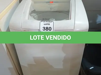 LOTE 380 - 01 MÁQUINA DE LAVAR ROUPAS ELECTROLUX 6KG 220 VOLTS. (NO ESTADO) ATENÇÃO! FAZER A VISITAÇÃO ANTES DE ARREMATAR, NÃO SABEMOS SE FUNCIONA. LEILÃO NÃO TEM GARANTIA E NEM DEVOLUÇÃO, SUJEITO A POSSÍVEIS AVARIAS VISÍVEIS/OCULTAS E/OU AUSÊNCIA DE COMPONENTES.