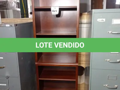 LOTE 021 - 01 BOOKCASE. (NO ESTADO EM QUE SE ENCONTRA. SUJEITO A AVARIAS OCULTAS/VISÍVEIS.) AV9517G