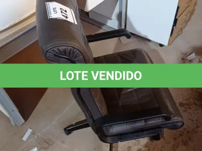LOTE 472 - 01 CADEIRA DE ESCRITÓRIO. (NO ESTADO EM QUE SE ENCONTRA. SUJEITO A AVARIAS OCULTAS/VISÍVEIS.)