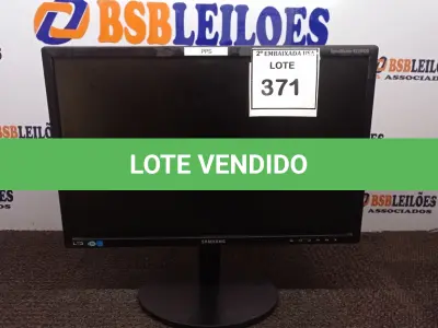 LOTE 371 - 01 MONITOR SAMSUNG Z6LB CL DA 06548D (NO ESTADO EM QUE SE ENCONTRA. SUJEITO A AVARIAS OCULTAS/VISÍVEIS.)