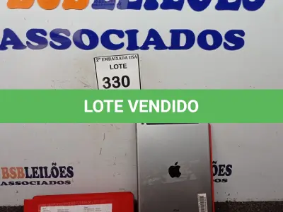LOTE 330 - 01 IPAD CD0004043820. (NO ESTADO EM QUE SE ENCONTRA. SUJEITO A AVARIAS OCULTAS/VISÍVEIS.)