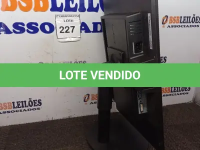 LOTE 227 - 01 MONITOR SAMSUNG Z6LBHCLF101851E. (NO ESTADO EM QUE SE ENCONTRA. SUJEITO A AVARIAS OCULTAS/VISÍVEIS.)