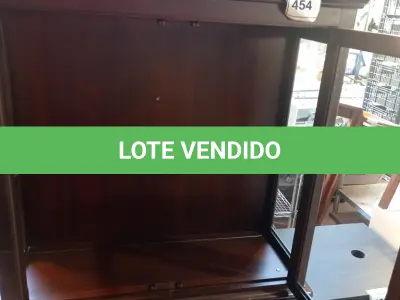 LOTE 454 - 01 CHINA TOP. (PARTE SUPERIOR CRISTALEIRA) (NO ESTADO EM QUE SE ENCONTRA. SUJEITO A AVARIAS OCULTAS/VISÍVEIS.) AV9652K