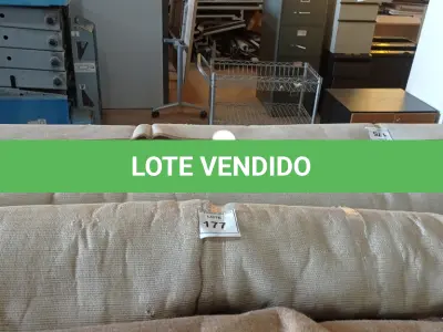 LOTE 177 - 01 RUG (TAPETE). (NO ESTADO EM QUE SE ENCONTRA. SUJEITO A AVARIAS OCULTAS/VISÍVEIS.) BF8573H