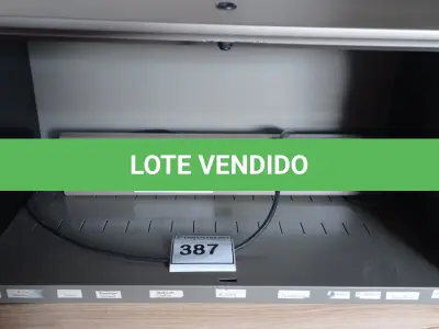 LOTE 387 - 01 ARMÁRIO EM AÇO SUSPENSO. (NO ESTADO EM QUE SE ENCONTRA. SUJEITO A AVARIAS OCULTAS/VISÍVEIS.)