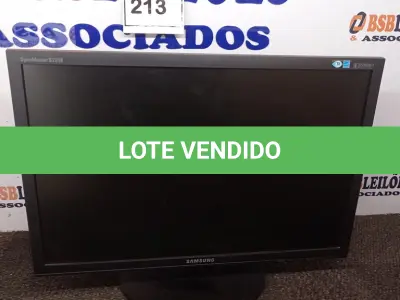 LOTE 213 - 01 MONITOR SAMSUMG. (NO ESTADO EM QUE SE ENCONTRA. SUJEITO A AVARIAS OCULTAS/VISÍVEIS.)