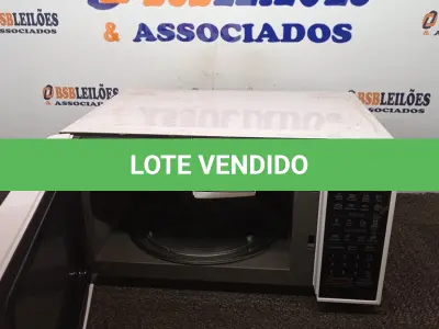 LOTE 342 - 01 MICRO-ONDAS LG 220V (MICROWAVE). (NO ESTADO EM QUE SE ENCONTRA. SUJEITO A AVARIAS OCULTAS/VISÍVEIS.) BF8674R
