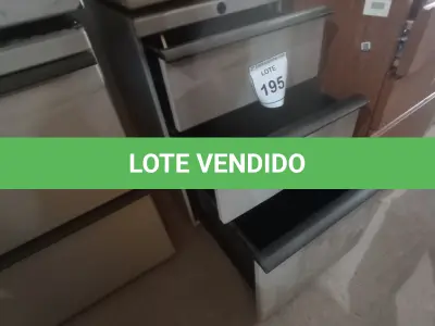 LOTE 195 - 01 GAVETEIRO EM AÇO 03 GAVETAS. (NO ESTADO EM QUE SE ENCONTRA. SUJEITO A AVARIAS OCULTAS/VISÍVEIS.)