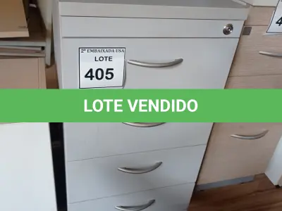 LOTE 405 - 01 GAVETEIRO EM MADEIRA 04 GAVETAS. (NO ESTADO EM QUE SE ENCONTRA. SUJEITO A AVARIAS OCULTAS/VISÍVEIS.)