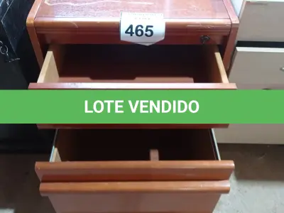 LOTE 465 - 01 GAVETEIRO DE MADEIRA COM 2 GAVETAS. (NO ESTADO EM QUE SE ENCONTRA. SUJEITO A AVARIAS OCULTAS/VISÍVEIS.)