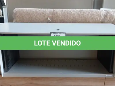 LOTE 379 - 01 ARMÁRIO EM AÇO SUSPENSO. (NO ESTADO EM QUE SE ENCONTRA. SUJEITO A AVARIAS OCULTAS/VISÍVEIS.)
