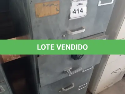 LOTE 414 - 01 COFRE. (NO ESTADO EM QUE SE ENCONTRA. SUJEITO A AVARIAS OCULTAS/VISÍVEIS.) BH1465Y